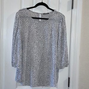 One X shirt by Adriana Papel